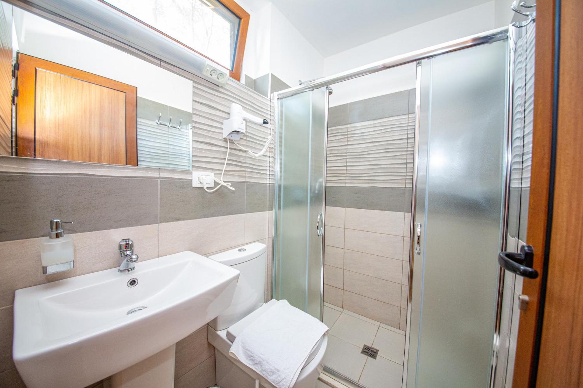 Hotel Legjenda Шкодер Номер фото