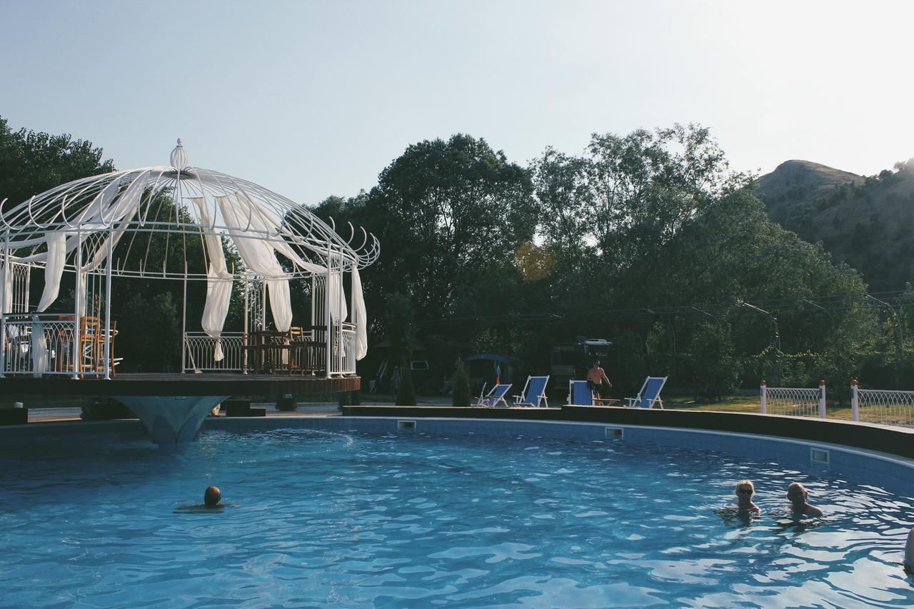 Hotel Legjenda Шкодер Экстерьер фото