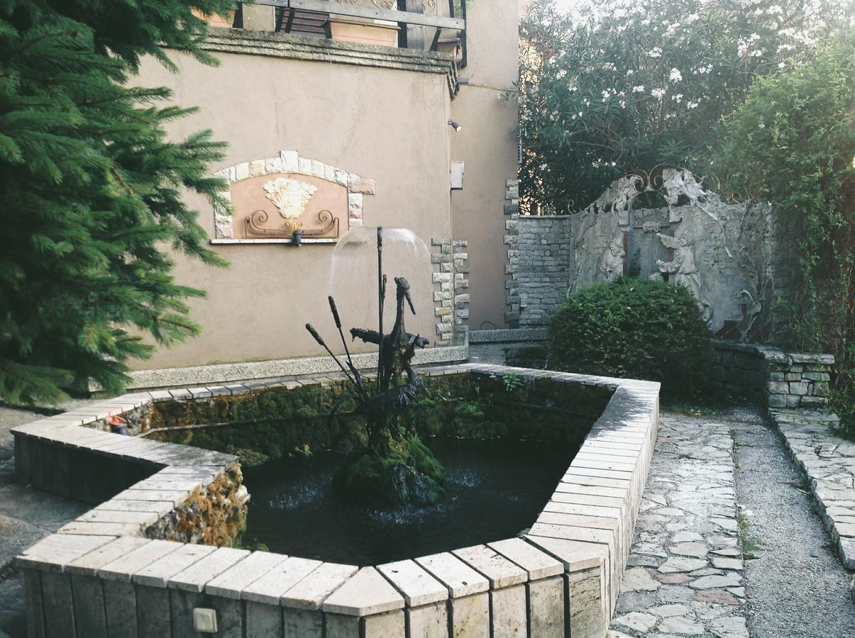 Hotel Legjenda Шкодер Экстерьер фото